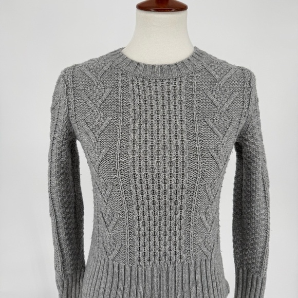 GAP Women’s Gray Cable Knit Sweater Sz. S - Picture 2 of 5
